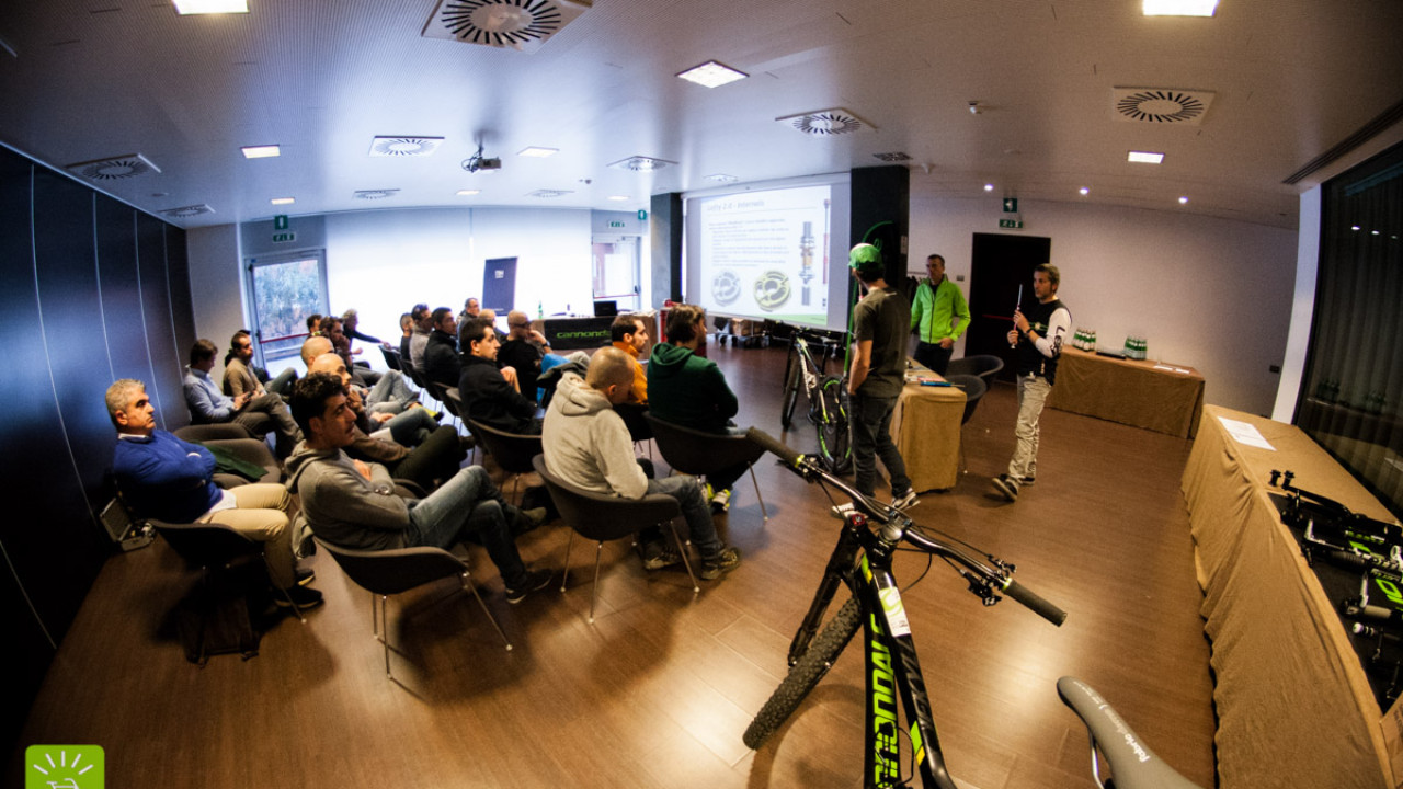 Inside: Cannondale Lefty